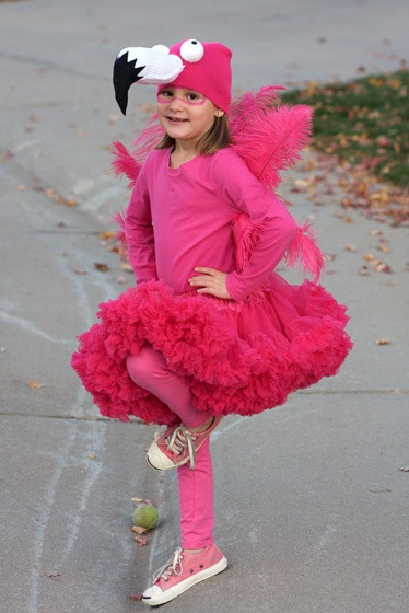 Flamingo Kostüm Diy
 22 Last Minute Costumes You Can Make With Stuff You Have