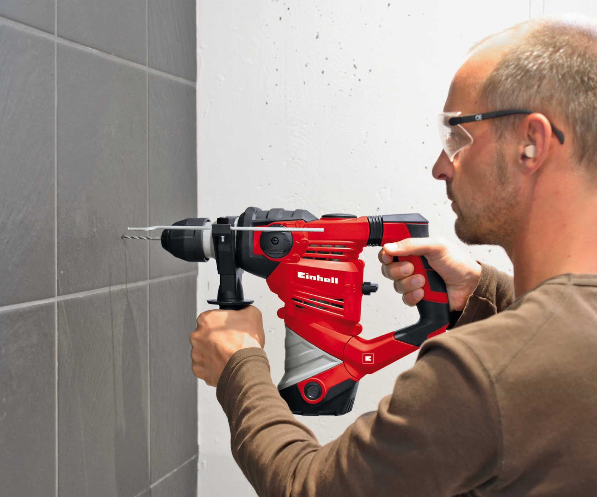 Fliesen Bohren
 Löcher in Fliesen bohren