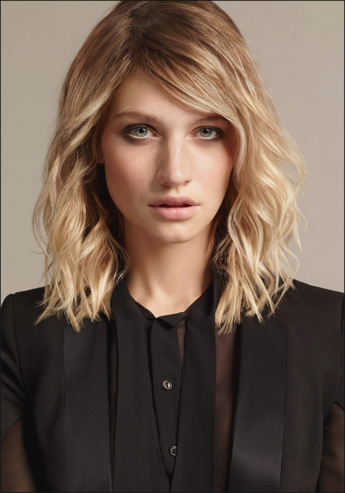 Frauen Frisuren
 Frisuren 2019 Frauen Mittellang