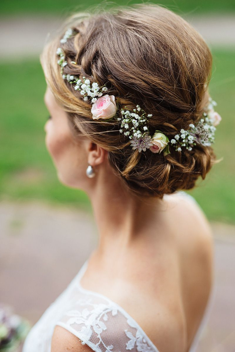 Frisuren Mit Blumenkranz
 KATHARINA & CHRISTOPH Suknie Ślubne Anna Kara