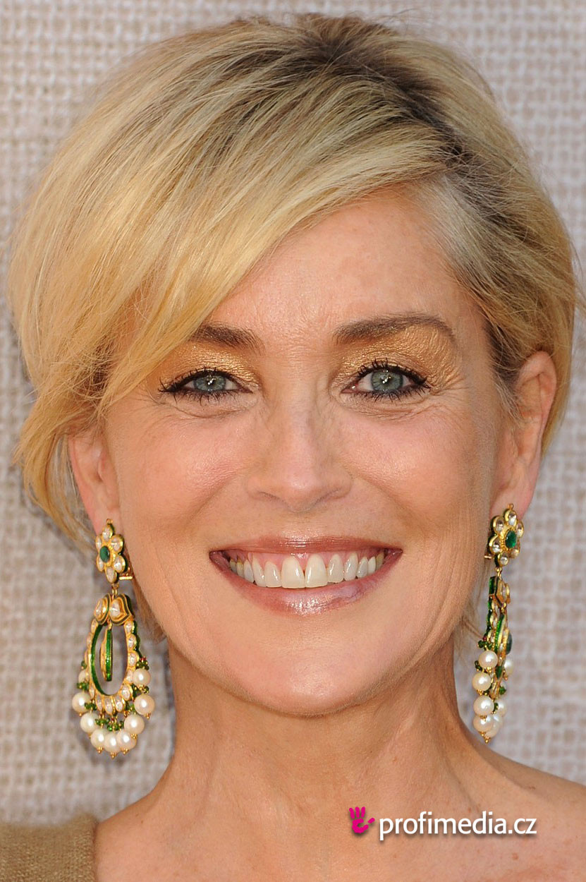 Frisuren Sharon Stone
 Sharon Stone frisur zum Ausprobieren in eFrisuren