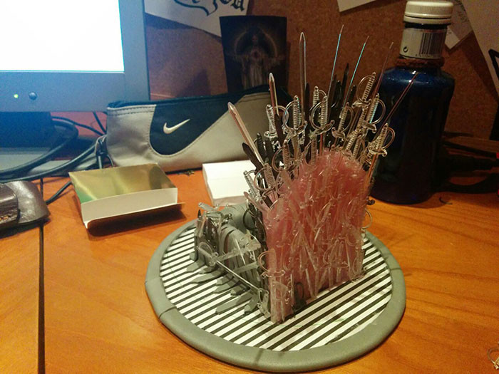 Game Of Thrones Diy
 Game of Phones Girl Makes A Mini DIY Iron Throne Stand