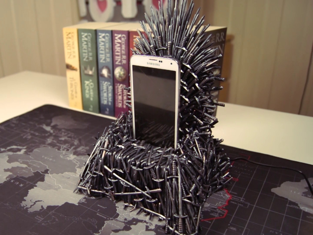 Game Of Thrones Diy
 DIY Super Awesome Iron Throne phone charger and Step by