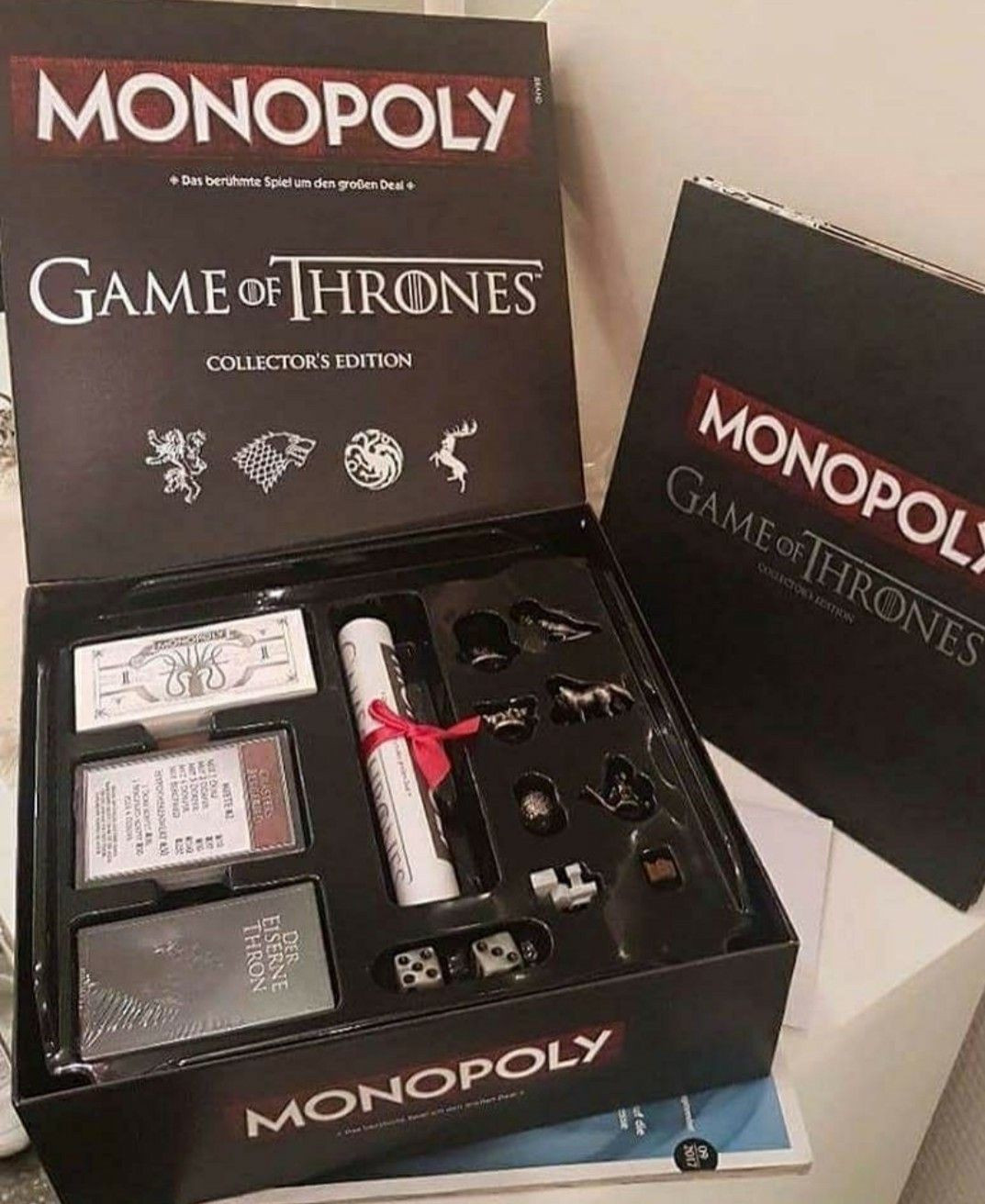 Game Of Thrones Geschenke
 Monopoly and Game of Thrones bined 😍😍