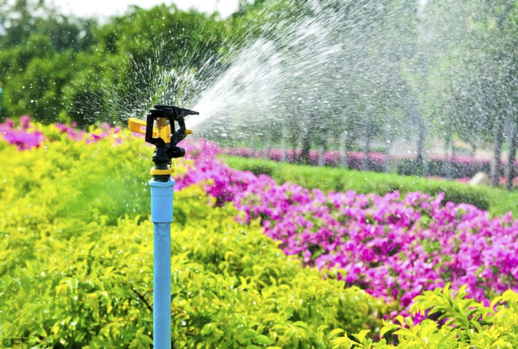 Garten Bewässerungssystem
 Bewässerungssystem im Garten Hilfreiche Varianten und Tipps