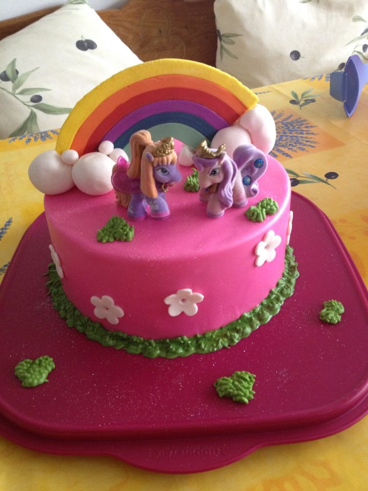 Geburtstagskuchen Fondant
 Filly Torte Die Fillys sind normalen Sammelfiguren
