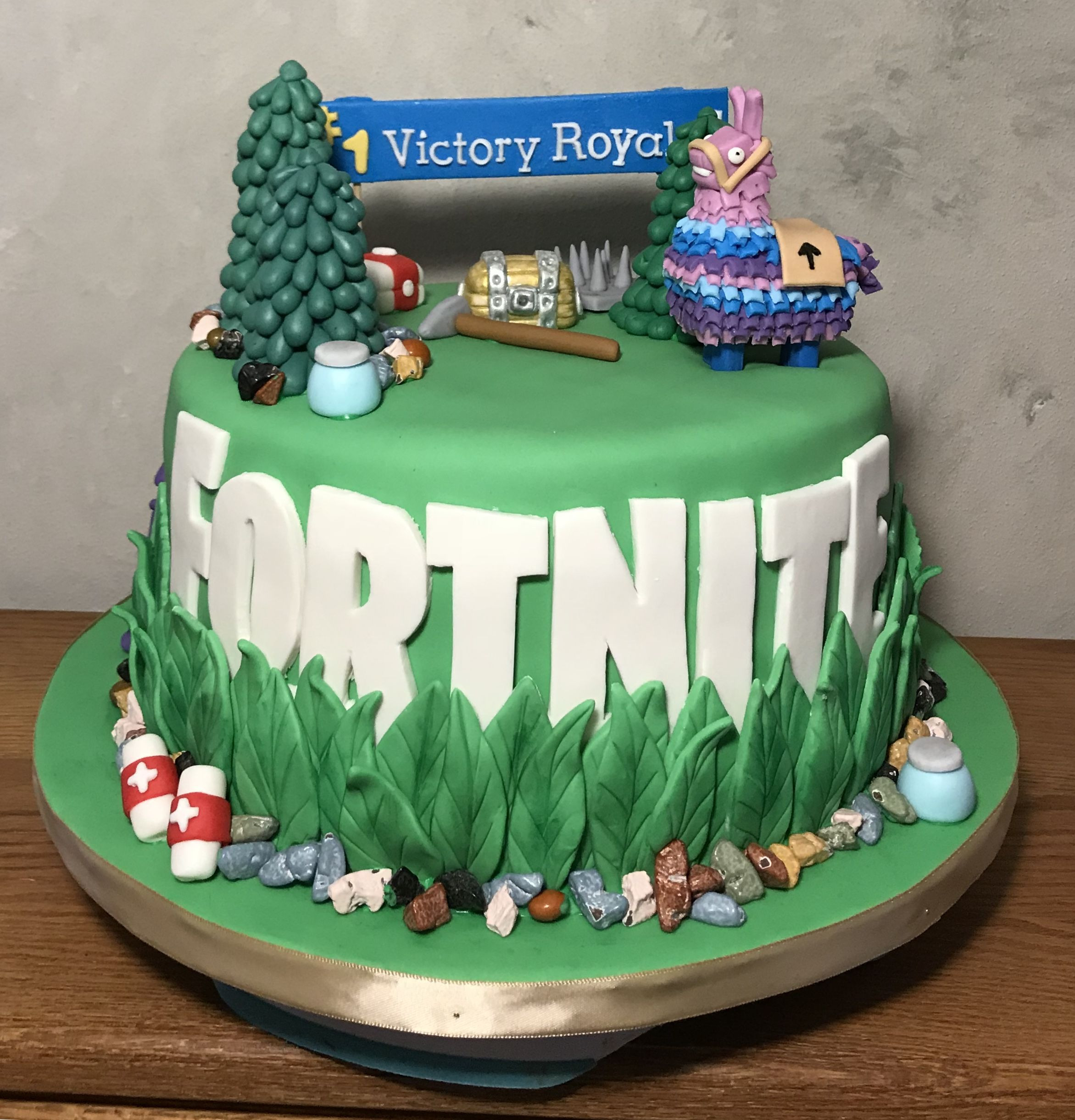Geburtstagskuchen Fortnite
 Fortnite cake Cakes by Carrie in 2019