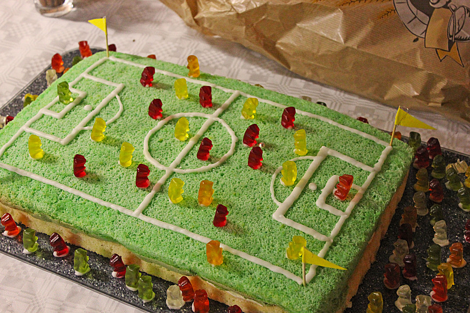 Geburtstagskuchen Fußball
 Kicker Kuchen von Slatina