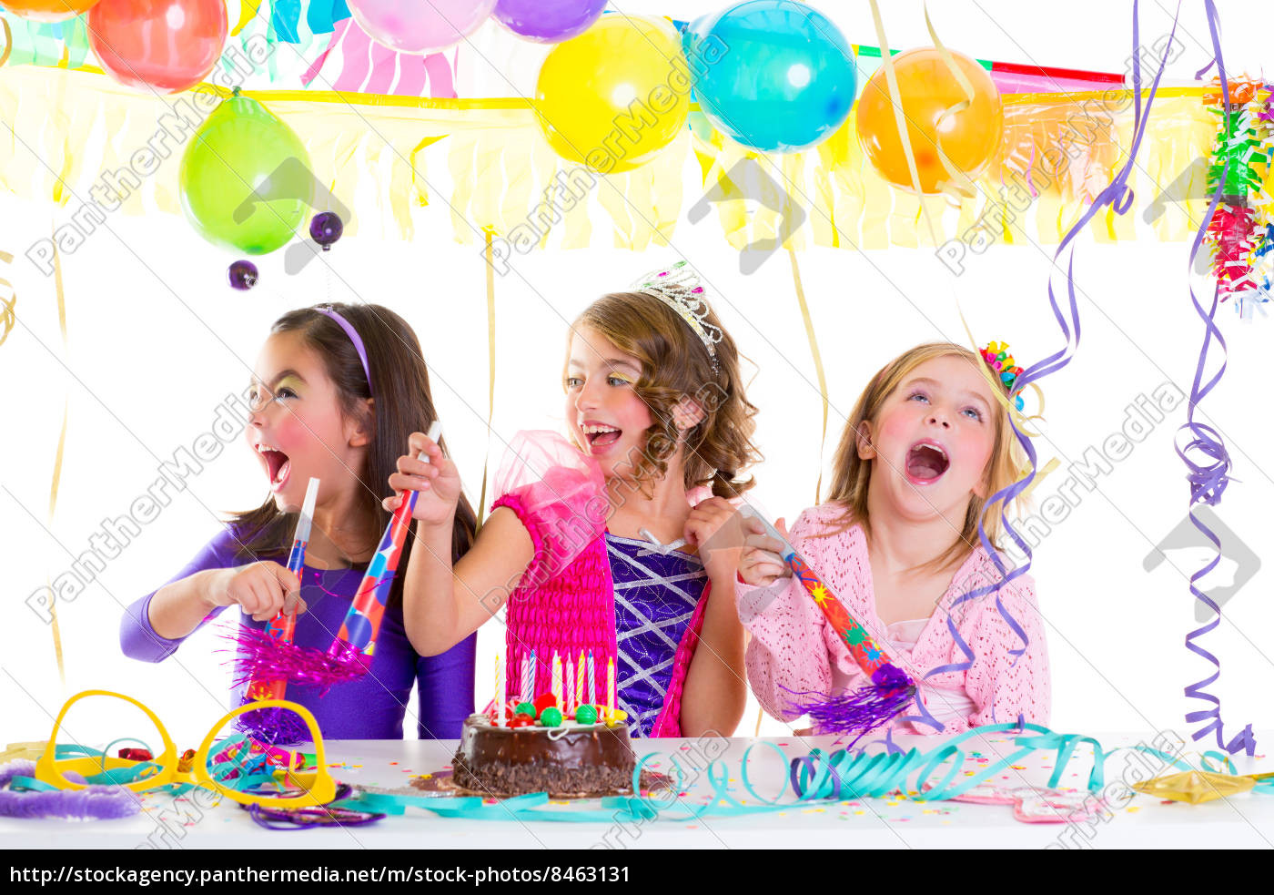 Geburtstagsparty Bilder
 kinder kind in geburtstagsparty tanzen gerne lachen
