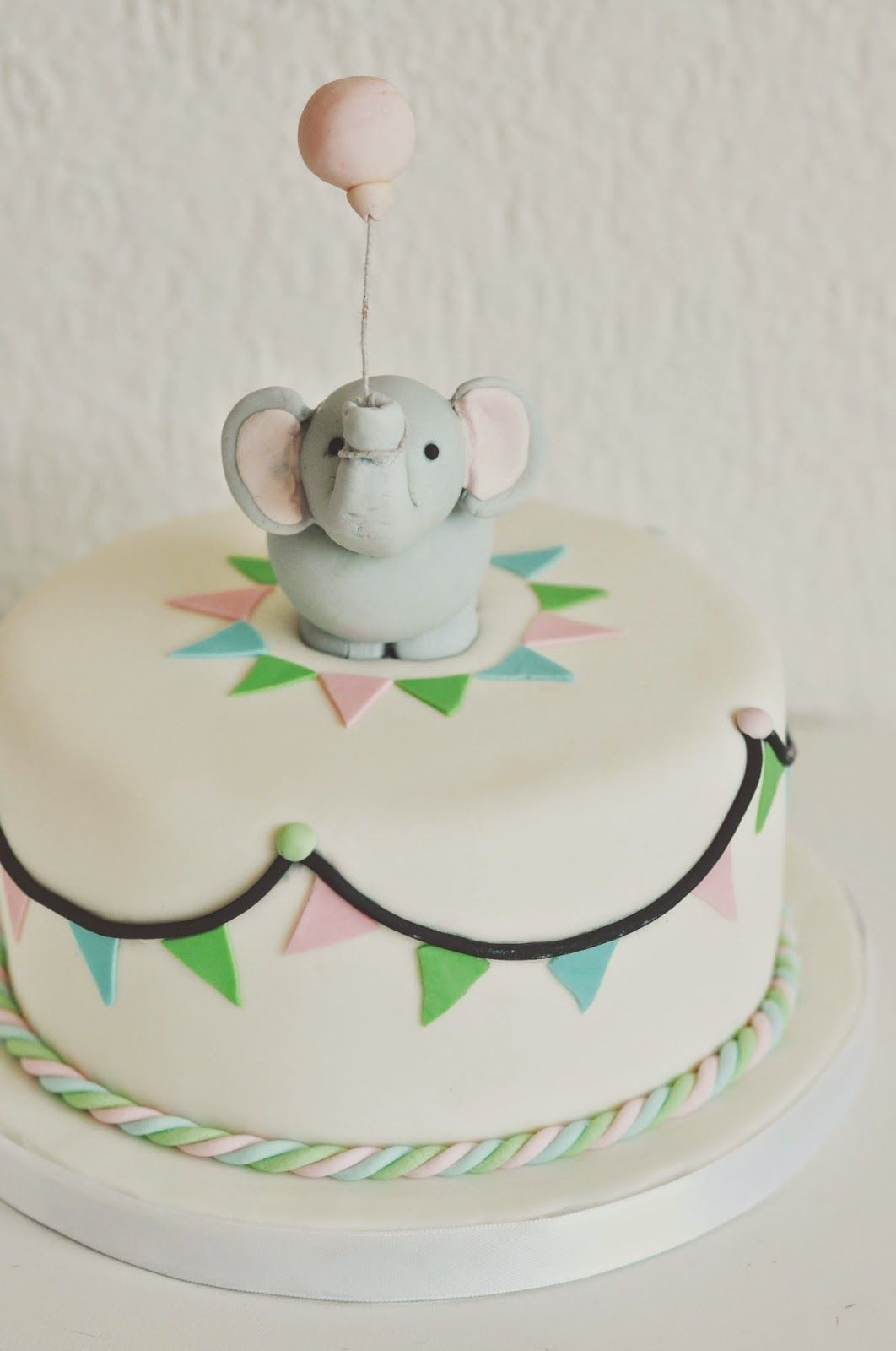 Geburtstagstorte 30
 Elefanten Geburtstagstorte Cake Design