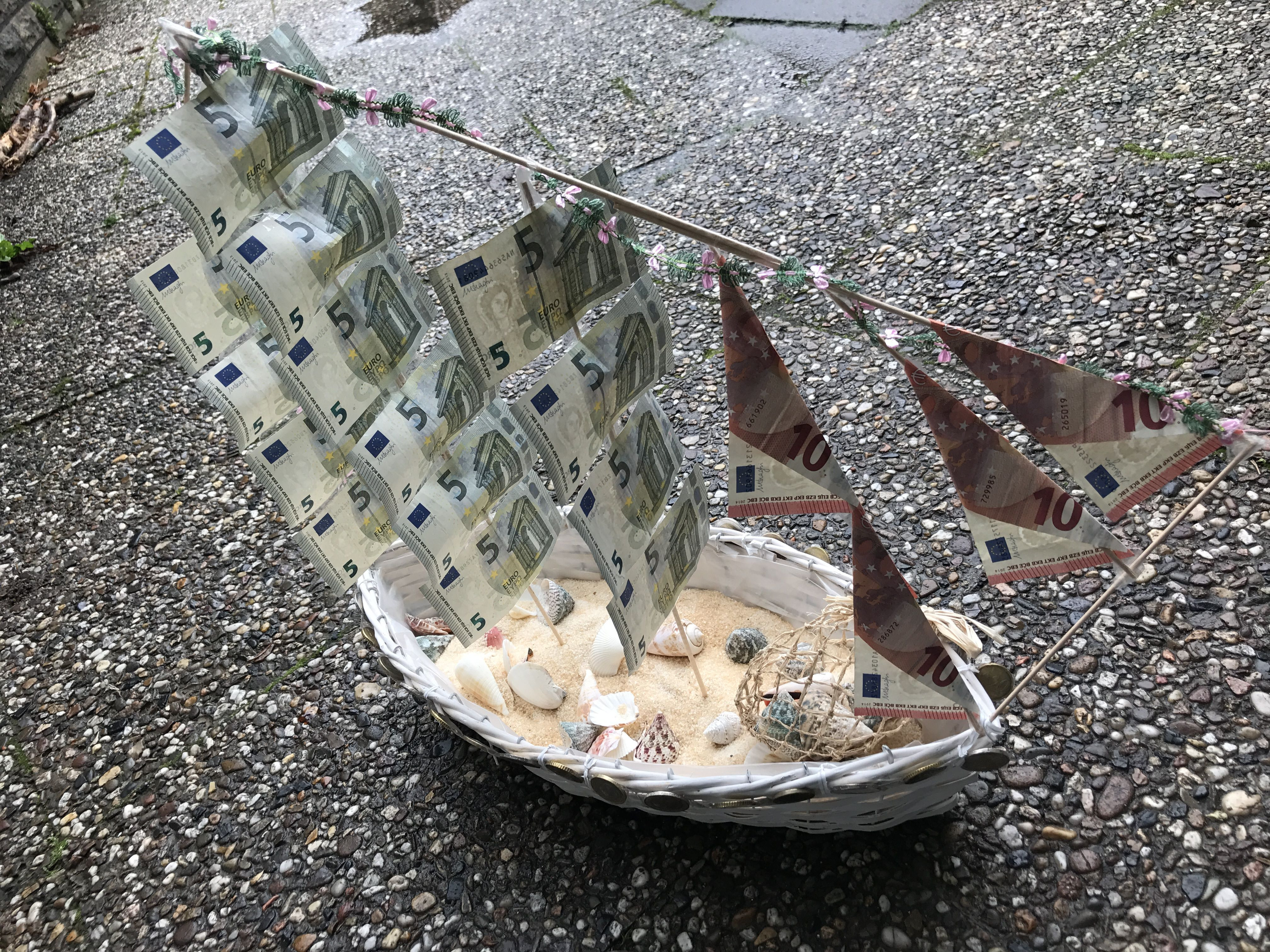 Geldgeschenk Schiff Hochzeit
 Hochzeitsgeschenk zum Einfahren in den Hafen der Liebe