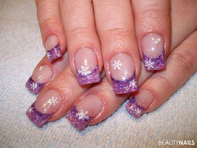 Gele Für Nageldesign
 Lila Glitzerverlauf mit Stickern Nageldesign