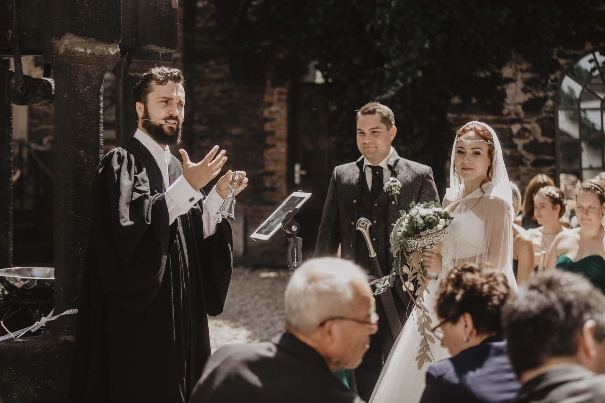 Gelöbnis Hochzeit
 Freie Trauung im Schloss Liebieg – HERR DER RINGE