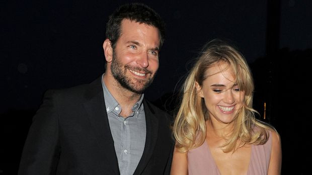 Gelöbnis Hochzeit
 Bradley Cooper und Suki Waterhouse Hippie Gelöbnis