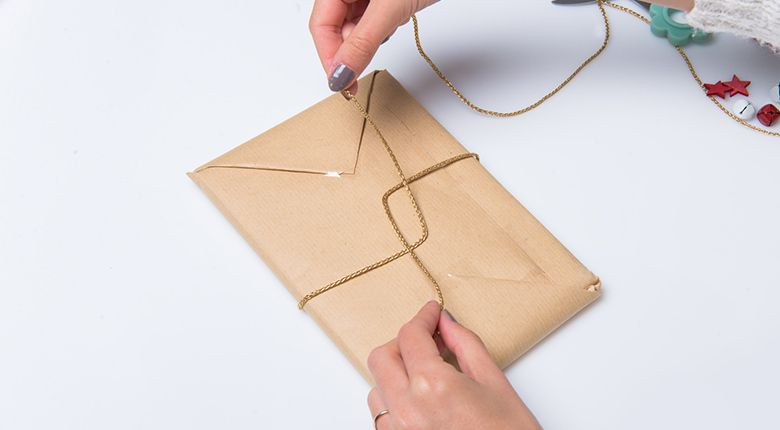 Geschenke Einpacken Anleitung
 Anleitung Geschenke verpacken mit kreativem Material