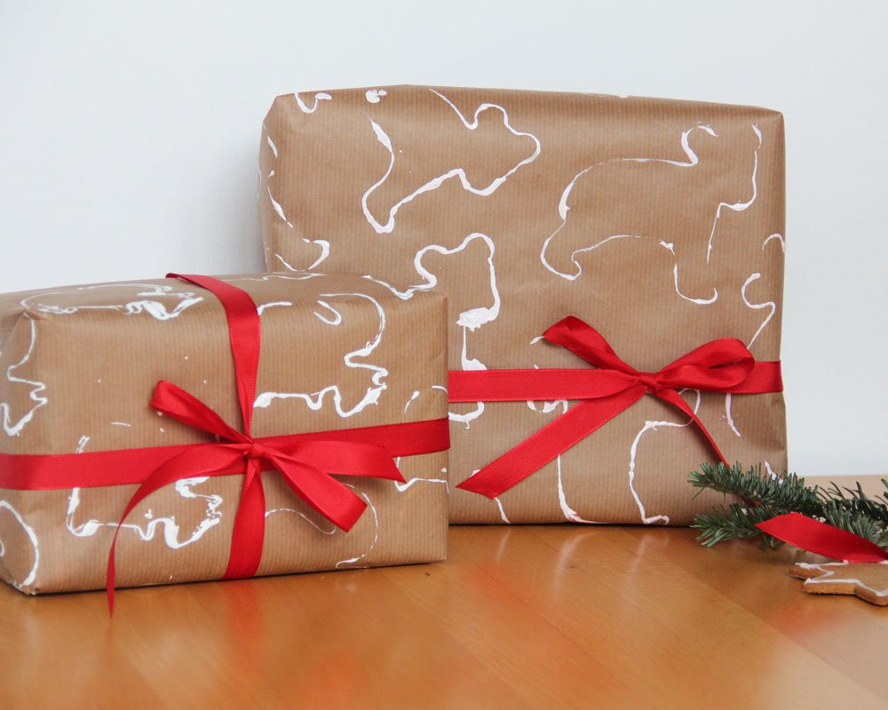 Geschenke Einpacken
 Geschenke einpacken ein IKEA Hack zu Weihnachten