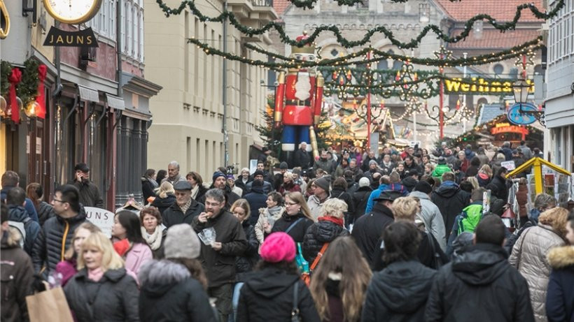 Geschenke In Letzter Minute
 Geschenke in letzter Minute Handel hofft auf großes