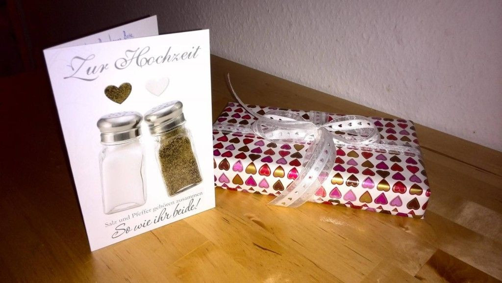 Geschenke Zur Standesamtlichen Trauung
 Erstes Hochzeitsgeschenk und das Klischee von Hochzeit mit