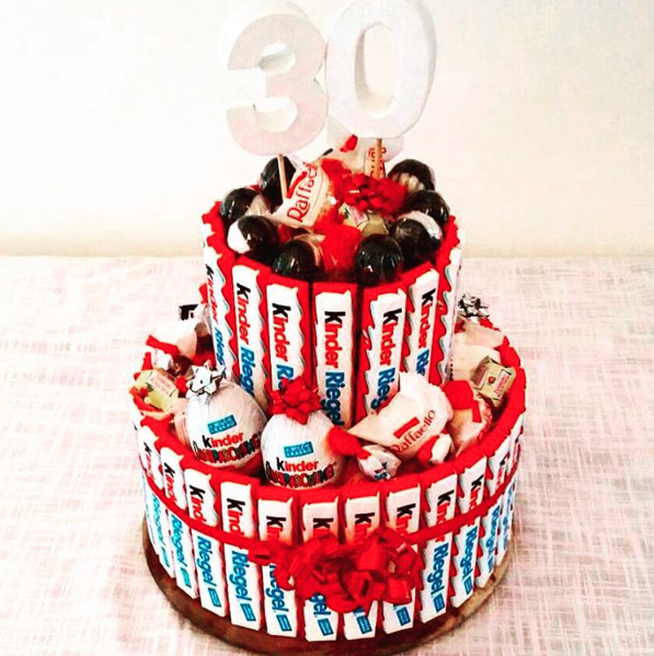 Geschenkideen 30 Geburtstag
 Kinderriegel Torte zum 30 Geburtstag © Stef Gyver