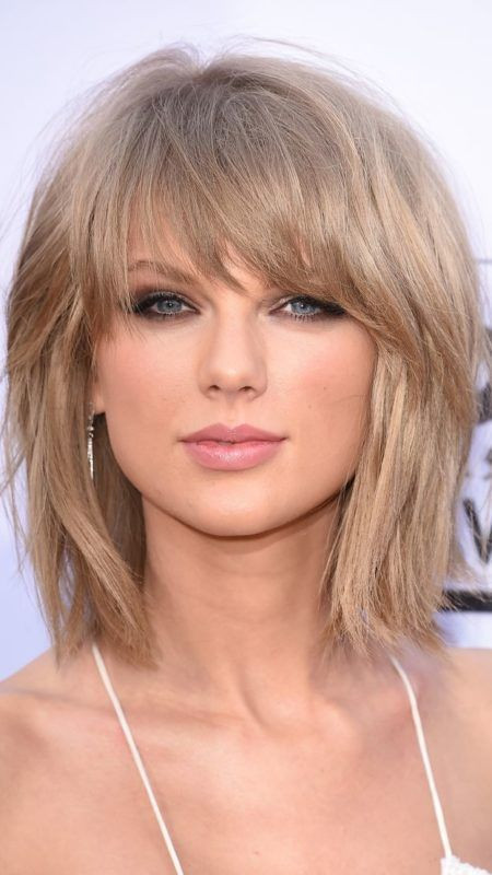 Gestufter Haarschnitt
 Taylor Swift Chaotisch Shag Haarschnitt Frisuren