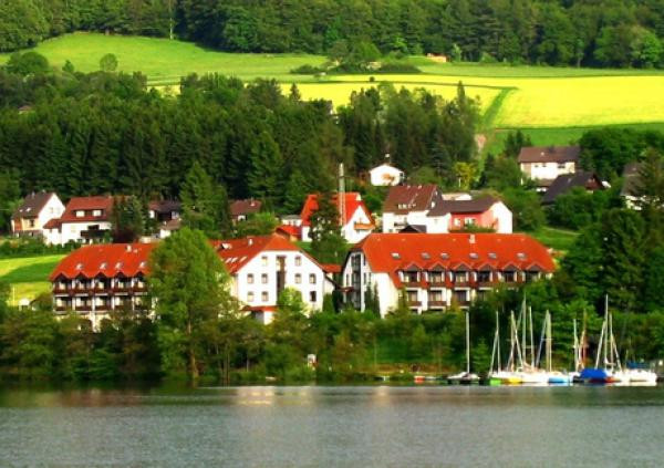 Göbels Seehotel Diemelsee
 Deutschland Sauerland Diemelsee Göbels Seehotel