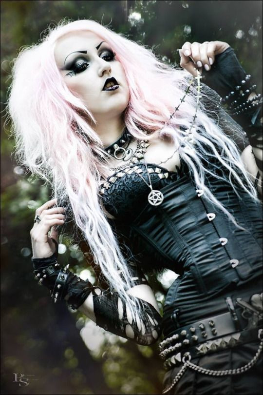 Gothic Frisuren Frauen
 Beautiful Goth ♡† Goth and Punk