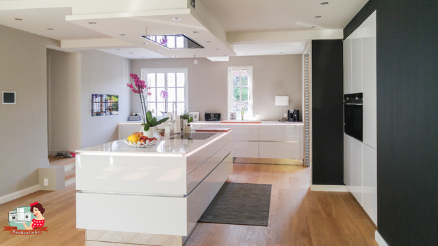 Grifflose Küche
 Grifflose Küche mit 12mm Silestone Arbeitsplatte Modern