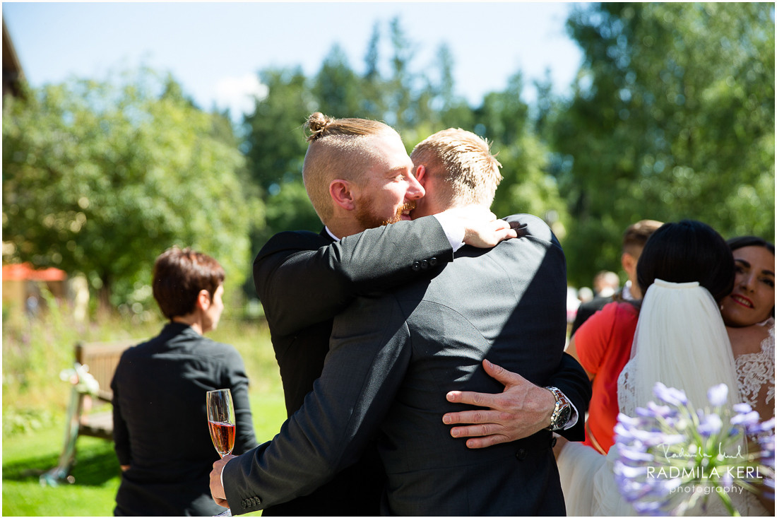 Gut Sonnenhausen Hochzeit
 Marina und Didi Heiraten in Glonn Feiern in Gut