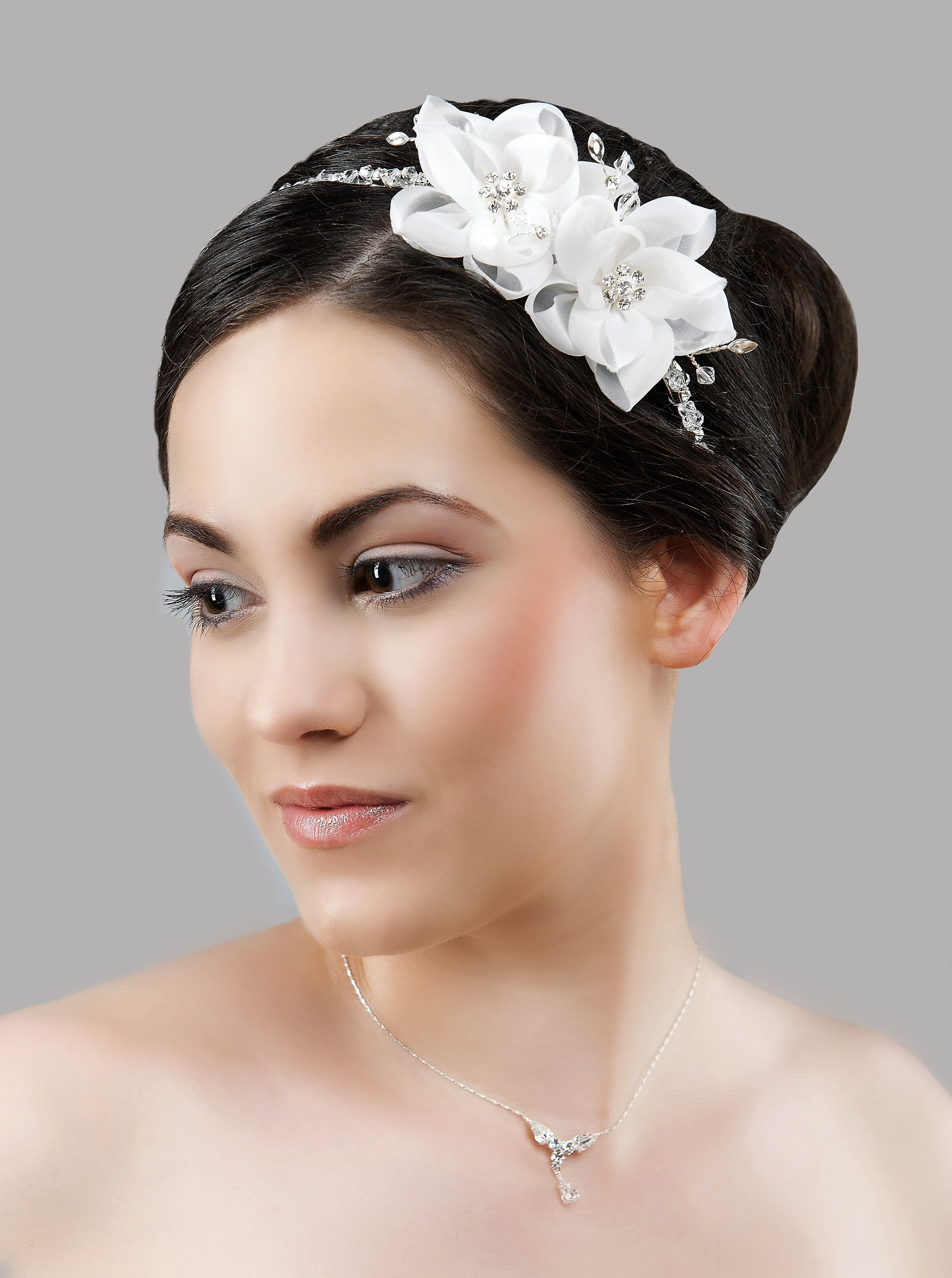 Haarreif Hochzeit
 Haarreif Diadem mit Blüten für Braut zur Hochzeit