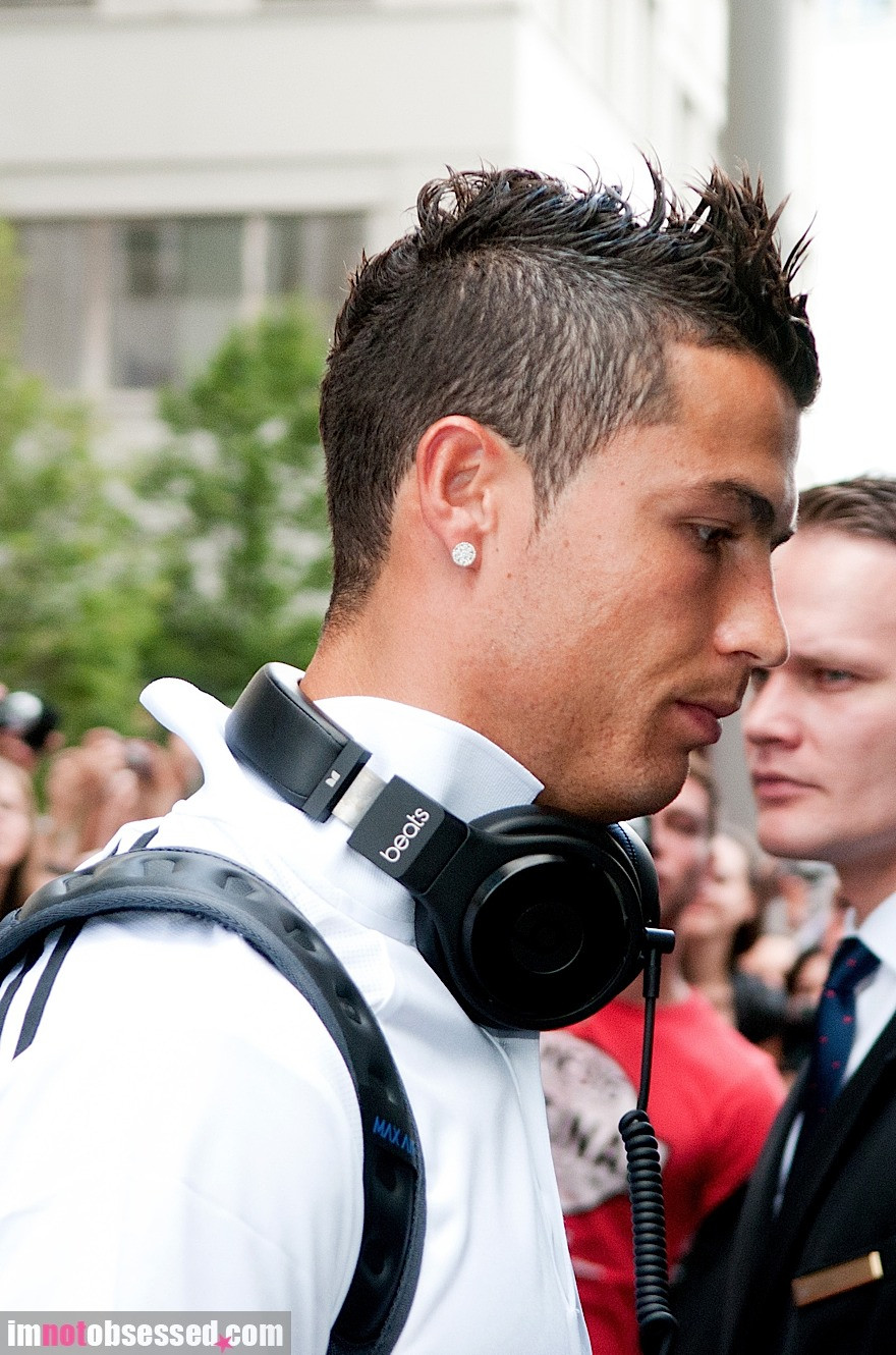 Haarschnitt Übergang
 Hat Cristiano Ronaldo ein Übergang in sein Haarschnitt