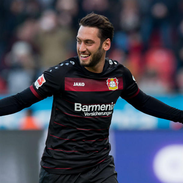 Hakan Calhanoglu Hochzeit
 Hochzeits Überraschung Bundesliga Fußballer Hakan