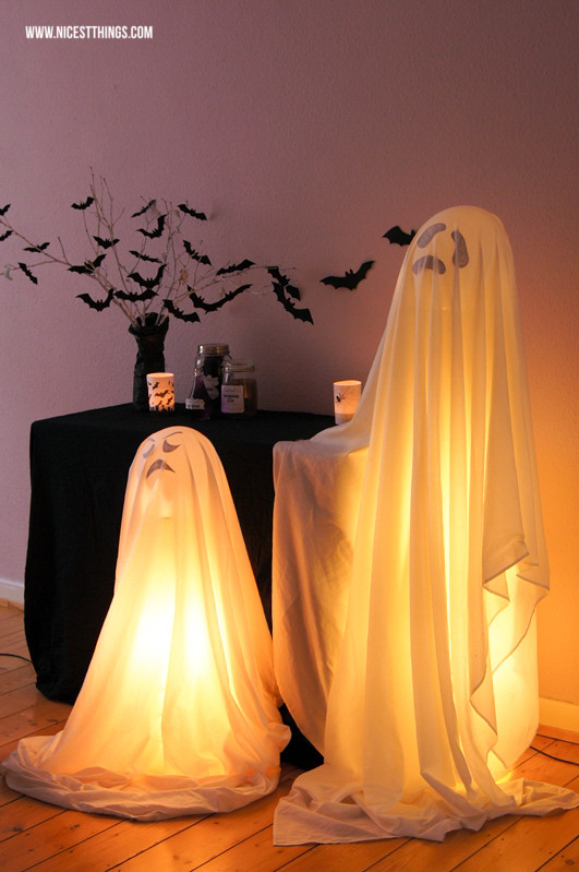 Halloween Deko Diy
 Halloween Deko Ideen DIY leuchtende Geister und