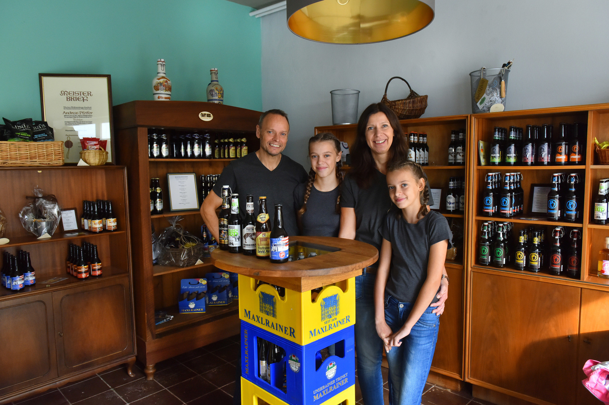 Handwerk Schriesheim
 Schriesheim Andreas Pfeifer eröffnet seine Bar "HandWerk