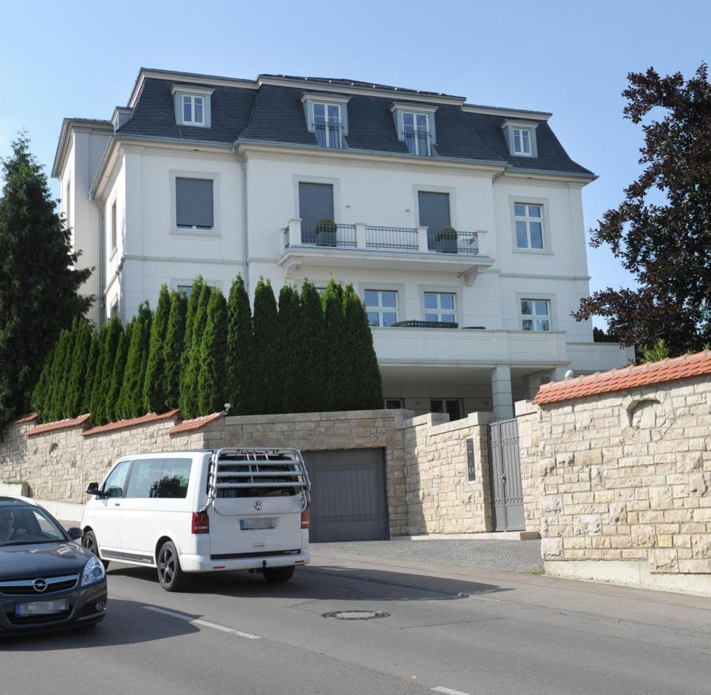 Haus 102 Ulm
 Versteigerung Familie Schlecker will eigene Villa