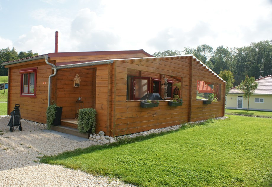 Haus &amp; Grund
 Holzhäuser auf Camping und Ferienpark Orsingen