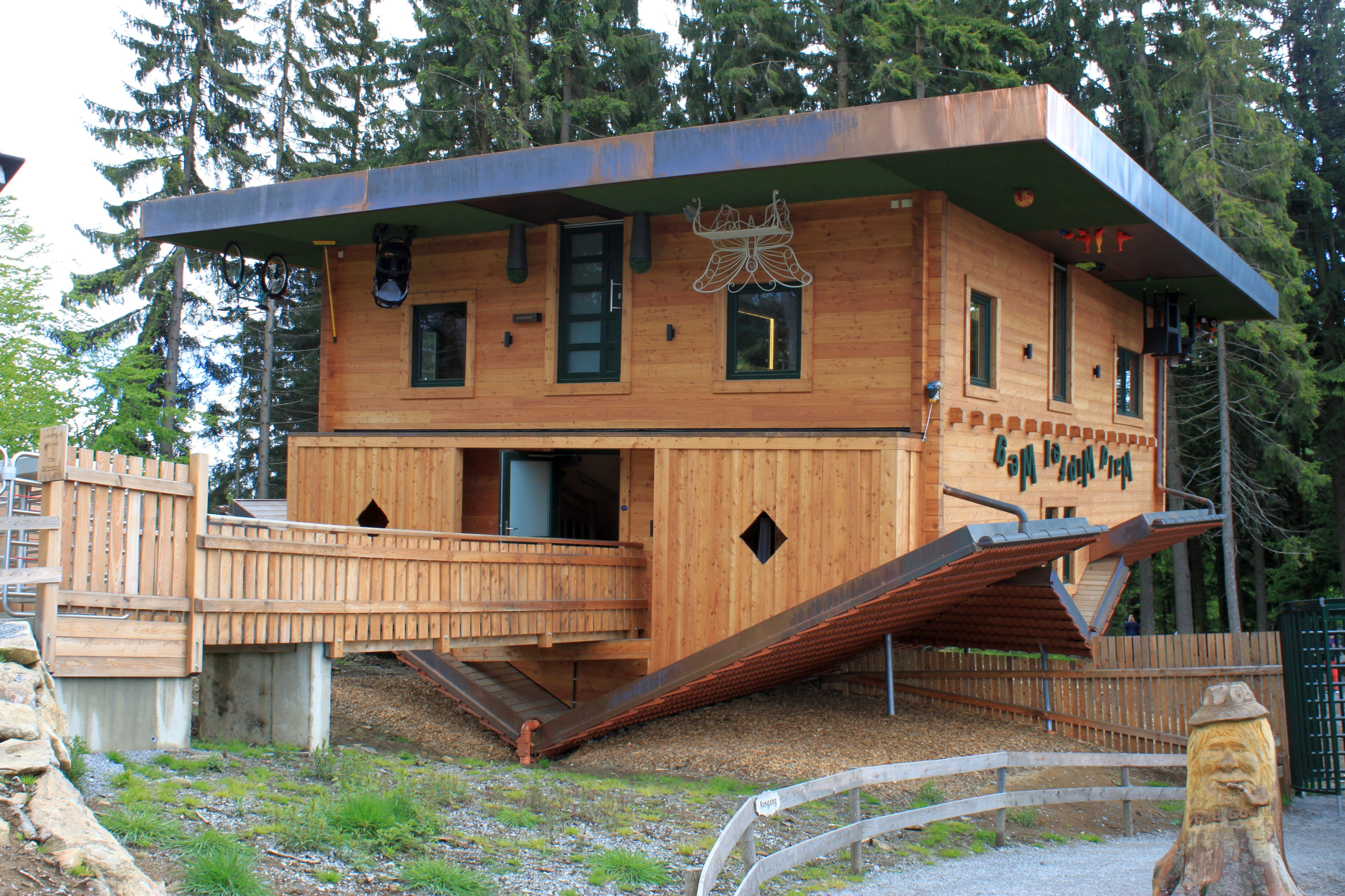 Haus Auf Dem Kopf Rügen
 Haus am Kopf