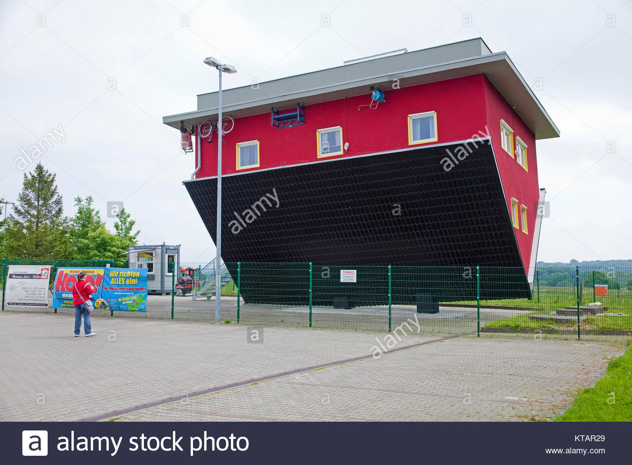 Haus Auf Dem Kopf Rügen
 Ueber Stock s & Ueber Stock Alamy