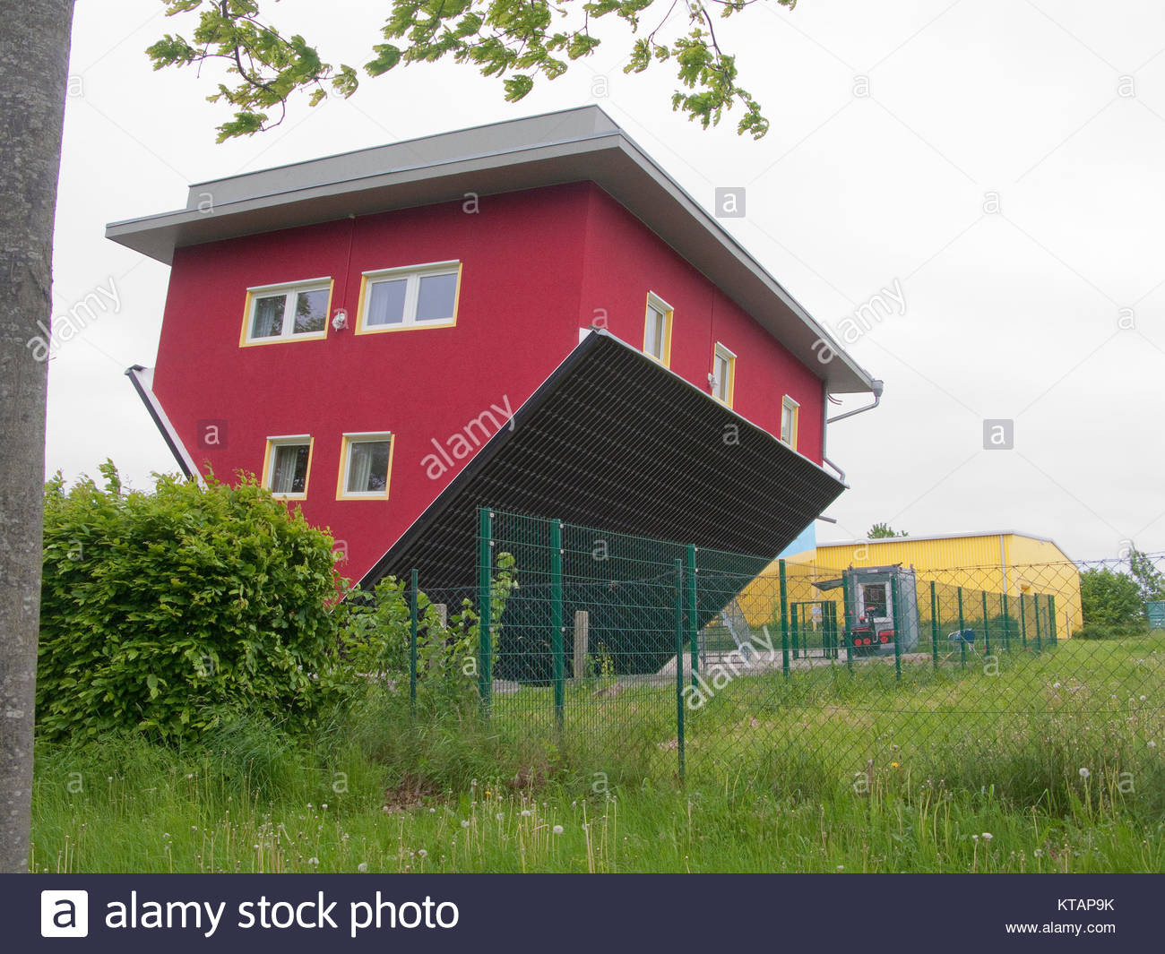 Haus Auf Dem Kopf Rügen
 Ueber Stock s & Ueber Stock Alamy