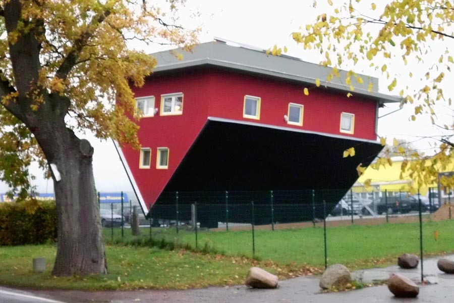 Haus Auf Dem Kopf Rügen
 Putbus Haus Kopf über Rügenurlaub