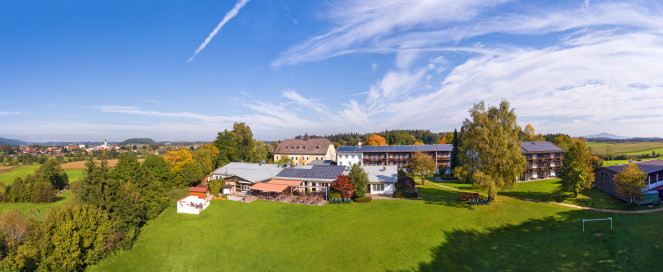 Haus Chiemgau
 Kolping Familienhotel "Haus Urlaub mit der Familie