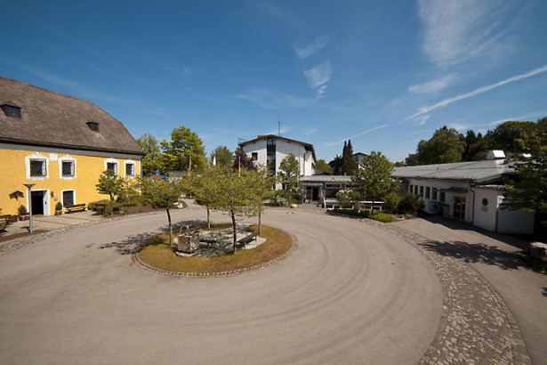 Haus Chiemgau
 Kolping Familienhotel "Haus Barrierefreie Urlaubswelt