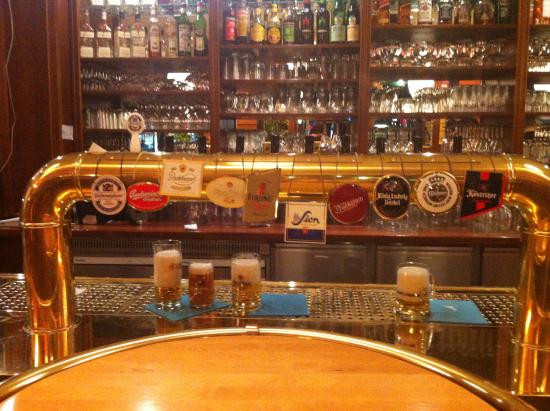 Haus Der 100 Biere
 интерьер Picture of Haus der 100 Biere Berlin TripAdvisor