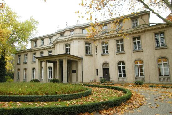 Haus Der Wannseekonferenz
 De villa van de Wannsee conferenz Haus der Wannsee