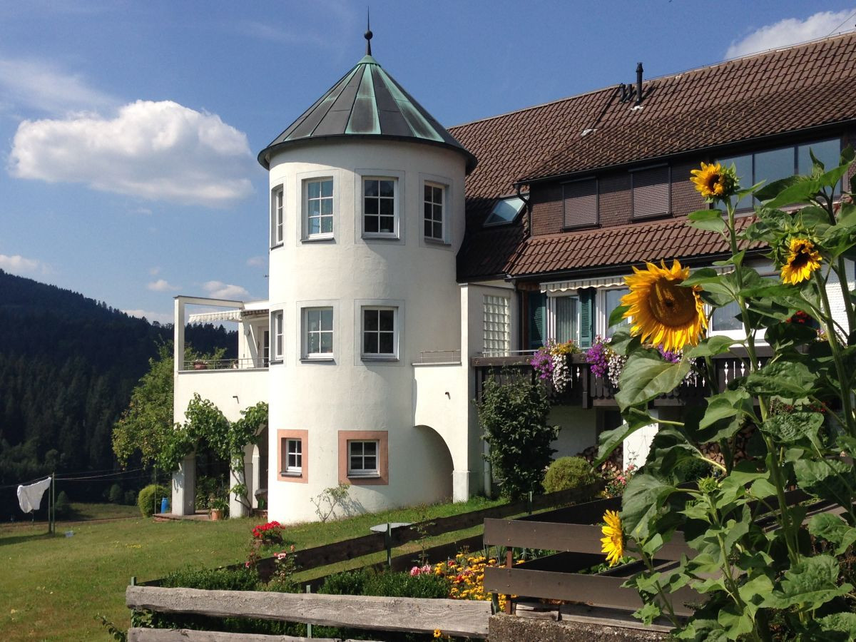 Haus Im Turm
 Haus Im Turm kontakt architekturb ro claudius thiele