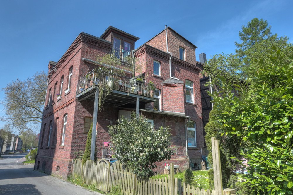 Haus Kaufen Bochum
 VERKAUFT – Großzügige Wohnung im 2 Familienhaus mit Balkon