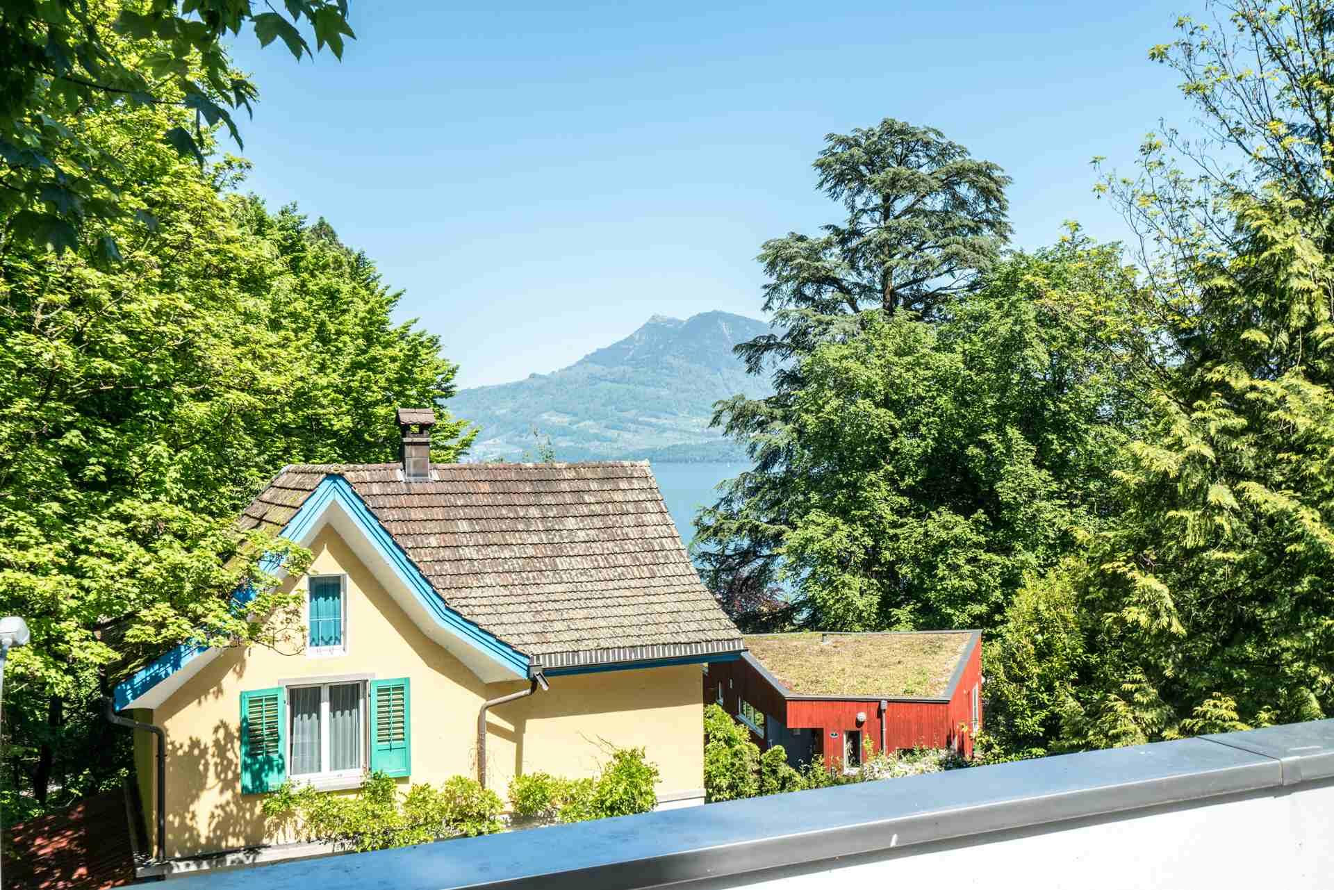 Haus Kaufen Laubach
 8 Zimmer Haus in St Niklausen Viel Potenzial an