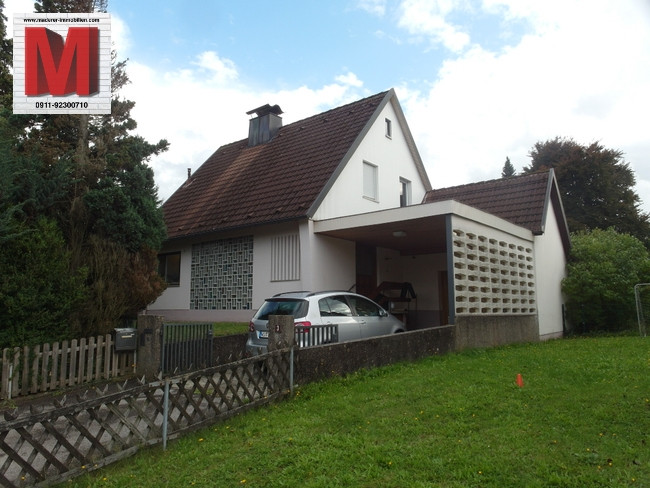 Haus Kaufen Nürnberg
 einfamilienhaus in altdorf bei nuernberg vor dem haus pic1
