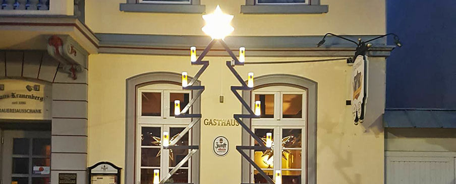 Haus Kranenberg
 Stahl Tannenbaum wieder vor Haus Kranenberg – Bielstein