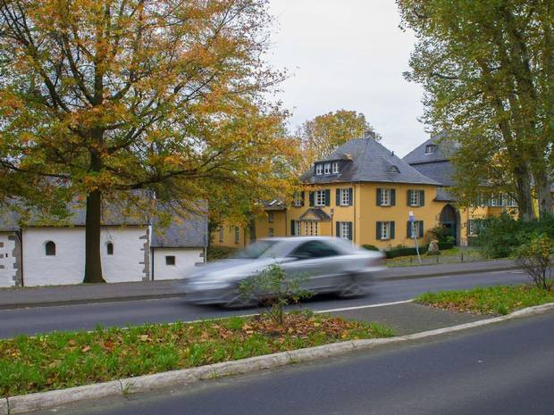 Haus Schlesien
 Verkehr in Heisterbacherrott Kein Tempo 30 am Haus