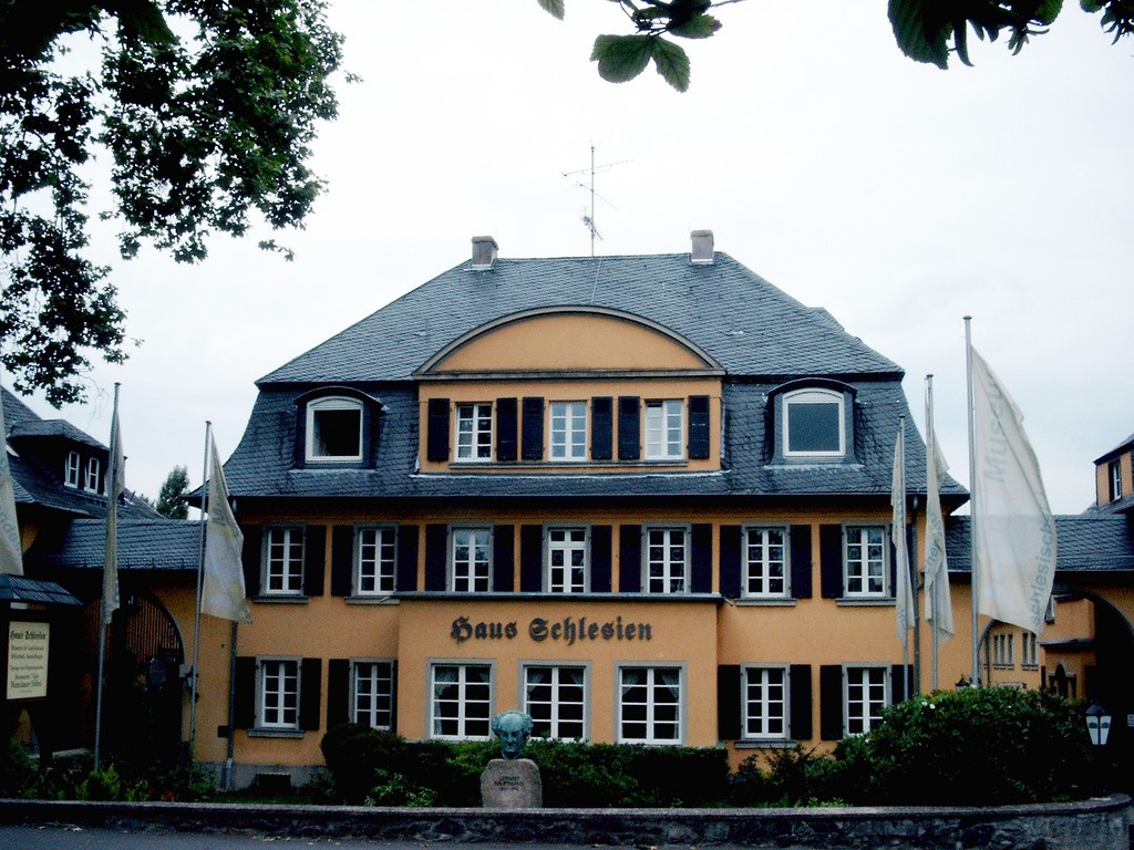 Haus Schlesien
 Haus Schlesien Heisterbacherrott